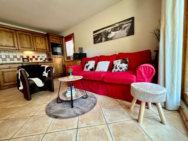 Central Apartment with Terrace, Parking, and Ski-bus Nearby FR-1-624-46 - Samoëns