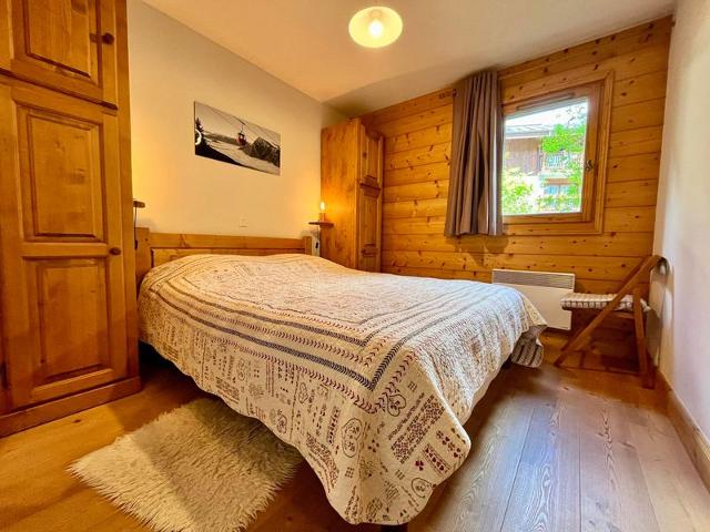 Central Apartment with Terrace, Parking, and Ski-bus Nearby FR-1-624-46 - Samoëns