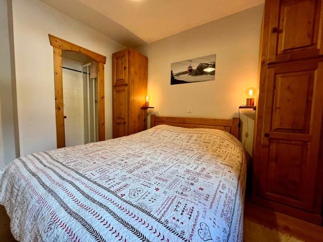 Central Apartment with Terrace, Parking, and Ski-bus Nearby FR-1-624-46 - Samoëns