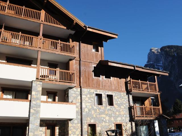 Central Apartment with Terrace, Parking, and Ski-bus Nearby FR-1-624-46 - Samoëns