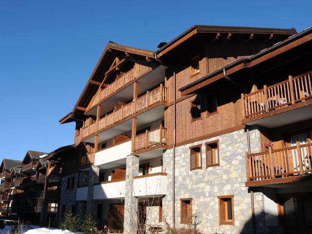 Central Apartment with Terrace, Parking, and Ski-bus Nearby FR-1-624-46 - Samoëns