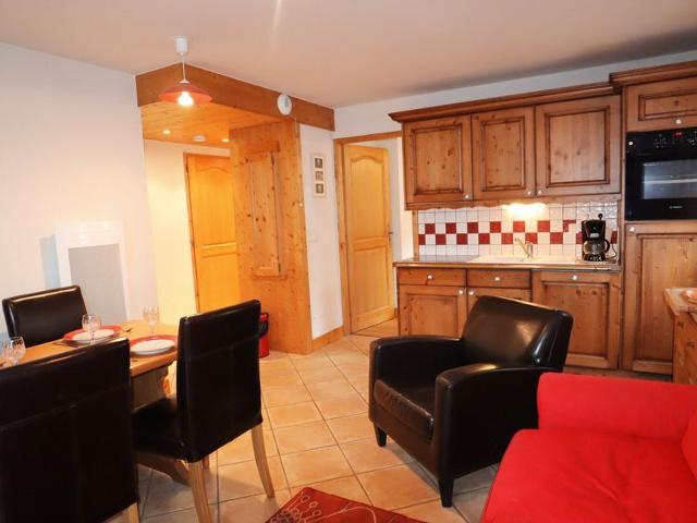 Central Apartment with Terrace, Parking, and Ski-bus Nearby FR-1-624-46 - Samoëns