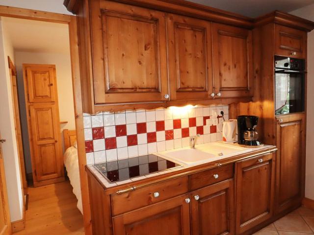 Central Apartment with Terrace, Parking, and Ski-bus Nearby FR-1-624-46 - Samoëns