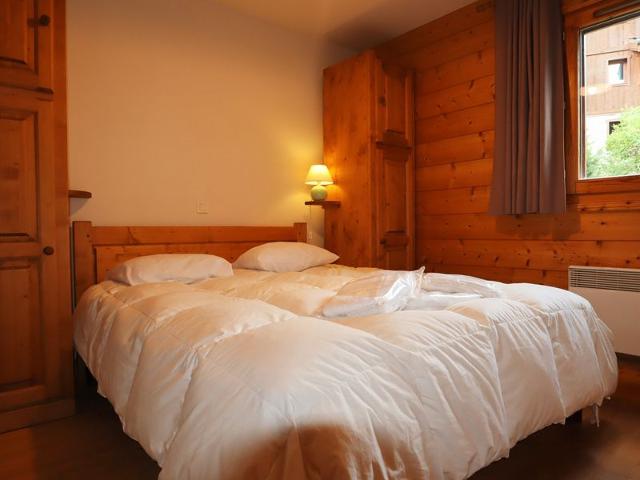 Central Apartment with Terrace, Parking, and Ski-bus Nearby FR-1-624-46 - Samoëns