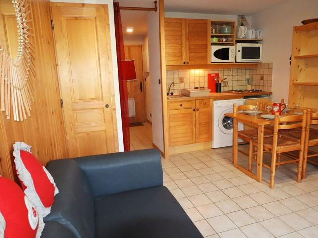 Cozy Studio in Morillon with Balcony, Near Ski Lifts, Parking & Ski Bus FR-1-624-60 - Morillon Village