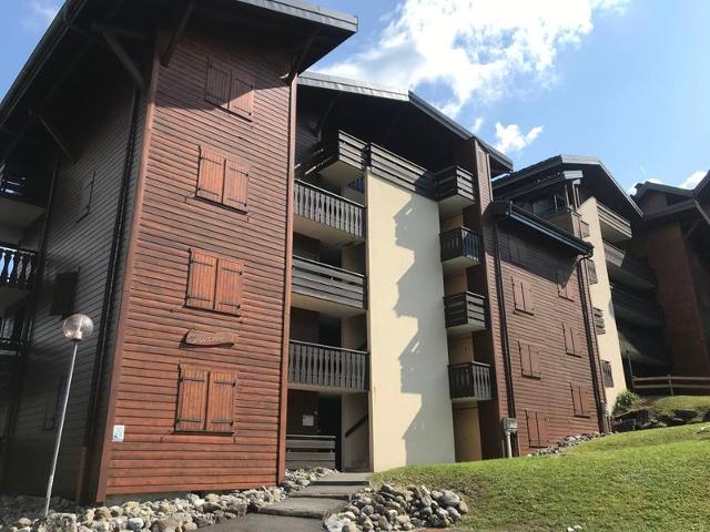 Cozy Studio in Morillon with Balcony, Near Ski Lifts, Parking & Ski Bus FR-1-624-60 - Morillon Village