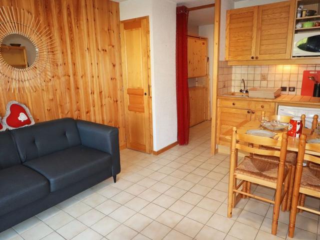 Cozy Studio in Morillon with Balcony, Near Ski Lifts, Parking & Ski Bus FR-1-624-60 - Morillon Village