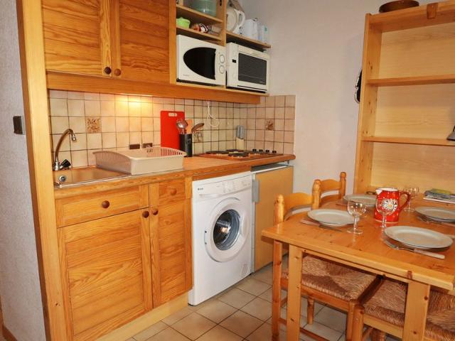 Cozy Studio in Morillon with Balcony, Near Ski Lifts, Parking & Ski Bus FR-1-624-60 - Morillon Village