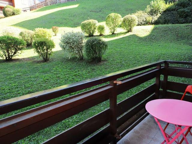 Cozy Studio in Morillon with Balcony, Near Ski Lifts, Parking & Ski Bus FR-1-624-60 - Morillon Village