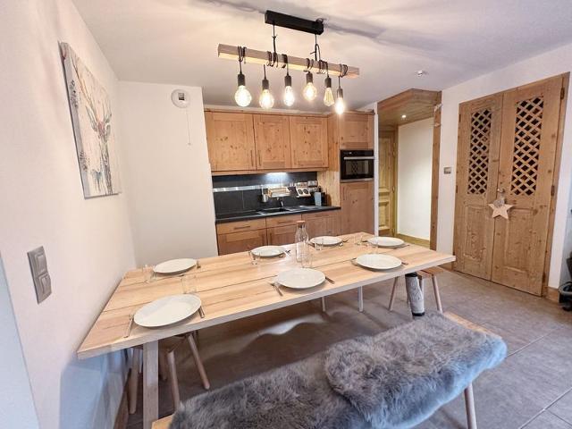 Charming 2-Bedroom Apartment with Terrace, Heart of Samoëns, Ski Bus 50m FR-1-624-16 - Samoëns