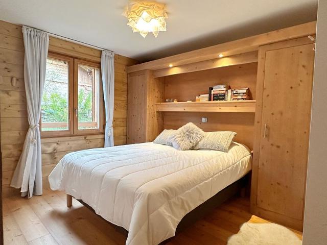 Charming 2-Bedroom Apartment with Terrace, Heart of Samoëns, Ski Bus 50m FR-1-624-16 - Samoëns