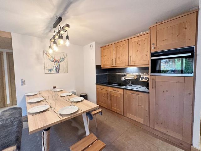 Charming 2-Bedroom Apartment with Terrace, Heart of Samoëns, Ski Bus 50m FR-1-624-16 - Samoëns