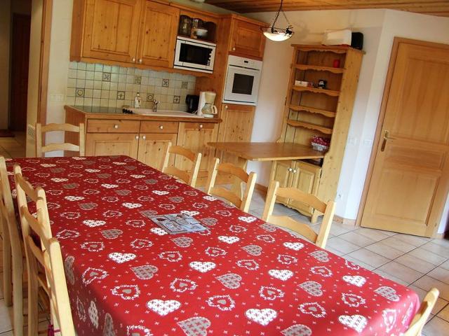 3-bedroom apartment for 6-8 people with balcony and garage in La Clusaz FR-1-459-10 - La Clusaz