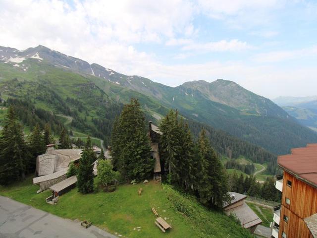Charming Apartment in Avoriaz - Village des Dromonts, Sleeps 5, 42m² with South-West Balcony FR-1-633-5 - Avoriaz