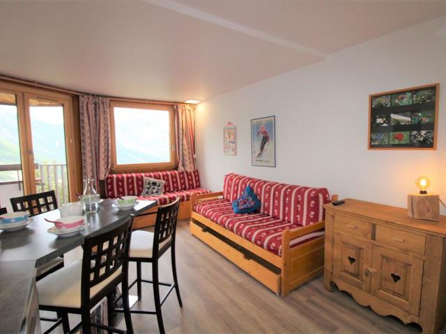 Charming Apartment in Avoriaz - Village des Dromonts, Sleeps 5, 42m² with South-West Balcony FR-1-633-5 - Avoriaz