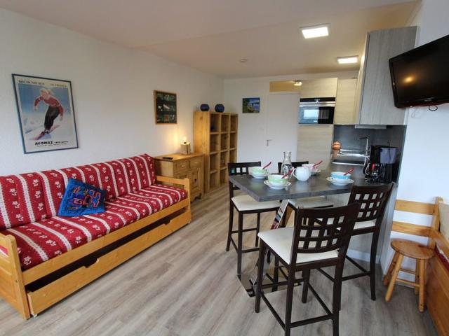 Charming Apartment in Avoriaz - Village des Dromonts, Sleeps 5, 42m² with South-West Balcony FR-1-633-5 - Avoriaz