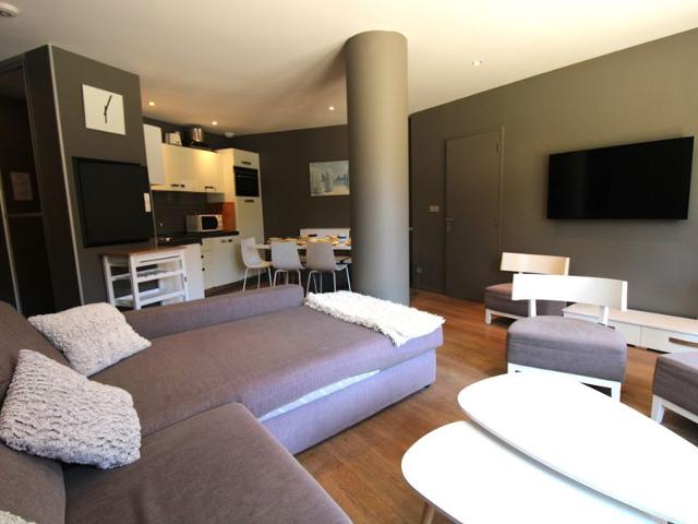 Luxurious Apartment with Sauna, Jacuzzi, and Central Location in Avoriaz - Sleeps 8 FR-1-633-13 - Avoriaz