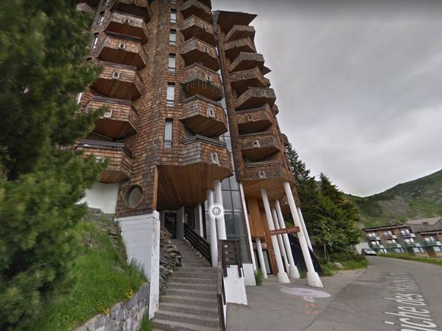 Avoriaz - Hauts Forts: 6-Person Apartment with Terrace, Ski Locker, and Modern Amenities FR-1-633-8 - Avoriaz
