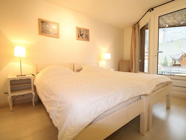 Avoriaz - Hauts Forts: 6-Person Apartment with Terrace, Ski Locker, and Modern Amenities FR-1-633-8 - Avoriaz