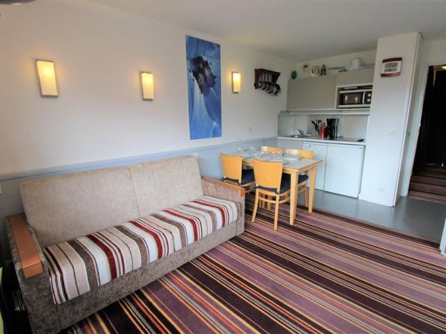 Avoriaz: Studio cabin for 4, equipped kitchen, wifi, balcony, ski locker FR-1-633-36 - Avoriaz