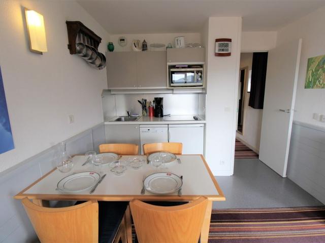 Avoriaz: Studio cabin for 4, equipped kitchen, wifi, balcony, ski locker FR-1-633-36 - Avoriaz