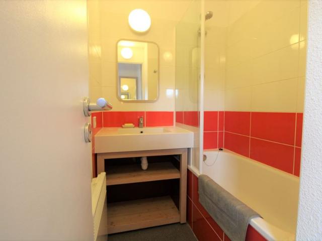 Avoriaz: Studio cabin for 4, equipped kitchen, wifi, balcony, ski locker FR-1-633-36 - Avoriaz