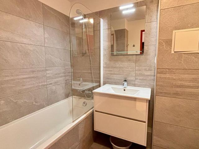 Cozy 3-Room Apartment for 7, Near Slopes, Shops & Ski School, 2 Balconies, Parking FR-1-634-10 - Avoriaz