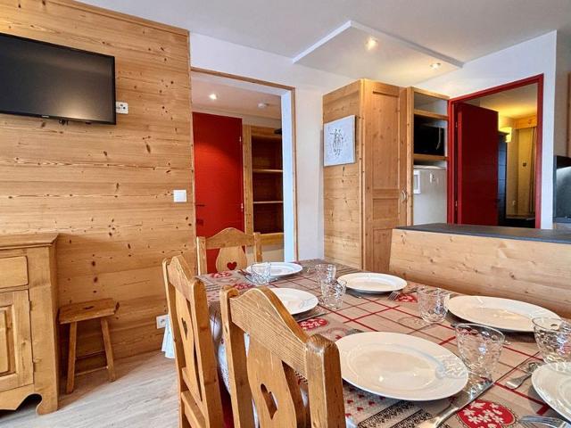 Cozy 3-Room Apartment for 7, Near Slopes, Shops & Ski School, 2 Balconies, Parking FR-1-634-10 - Avoriaz