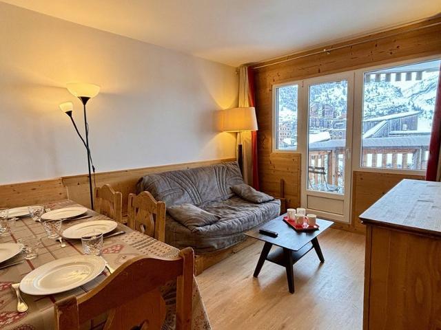 Cozy 3-Room Apartment for 7, Near Slopes, Shops & Ski School, 2 Balconies, Parking FR-1-634-10 - Avoriaz
