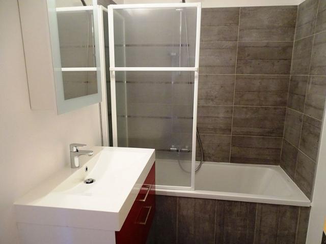 Large 2-room with balcony near center and Aquariaz FR-1-634-23 - Avoriaz