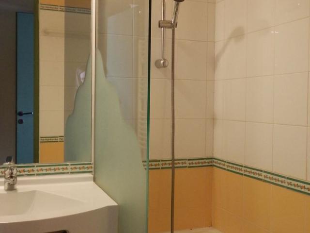 Cozy South-Facing Apartment for 4, Near Ski Lifts and Shops in Avoriaz FR-1-634-49 - Avoriaz