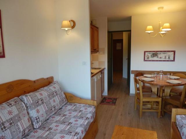 Cozy South-Facing Apartment for 4, Near Ski Lifts and Shops in Avoriaz FR-1-634-49 - Avoriaz