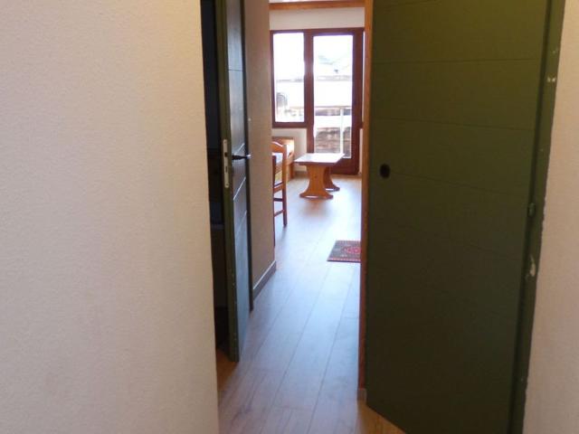 Cozy South-Facing Apartment for 4, Near Ski Lifts and Shops in Avoriaz FR-1-634-49 - Avoriaz