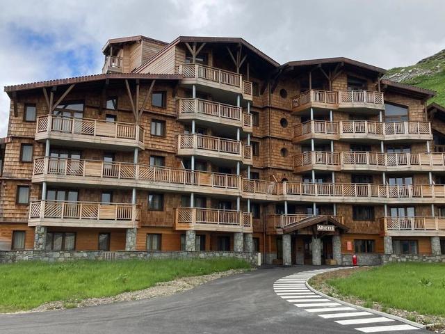 Luxury 4* Apartment with Terrace, Ski-In/Ski-Out Access, and Modern Amenities in Morzine FR-1-634-5 - Avoriaz
