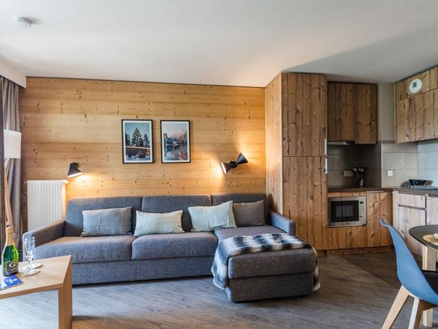 Luxury 4* Apartment with Terrace, Ski-In/Ski-Out Access, and Modern Amenities in Morzine FR-1-634-5 - Avoriaz