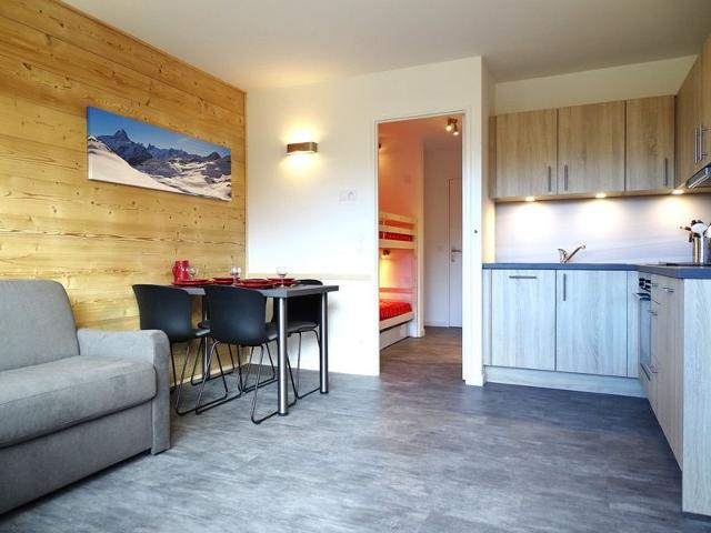 Renovated Studio with Balcony, Central Location, Sleeps 4, Near Shops & Lifts FR-1-634-31 - Avoriaz