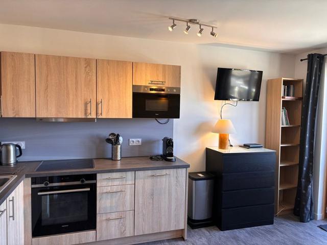 Renovated Studio with Balcony, Central Location, Sleeps 4, Near Shops & Lifts FR-1-634-31 - Avoriaz