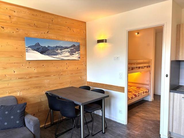 Renovated Studio with Balcony, Central Location, Sleeps 4, Near Shops & Lifts FR-1-634-31 - Avoriaz