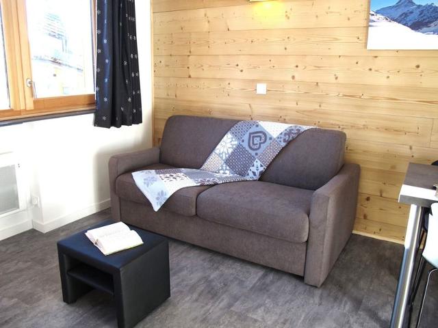Renovated Studio with Balcony, Central Location, Sleeps 4, Near Shops & Lifts FR-1-634-31 - Avoriaz