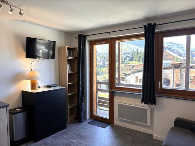 Renovated Studio with Balcony, Central Location, Sleeps 4, Near Shops & Lifts FR-1-634-31 - Avoriaz