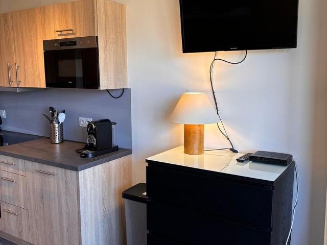 Renovated Studio with Balcony, Central Location, Sleeps 4, Near Shops & Lifts FR-1-634-31 - Avoriaz