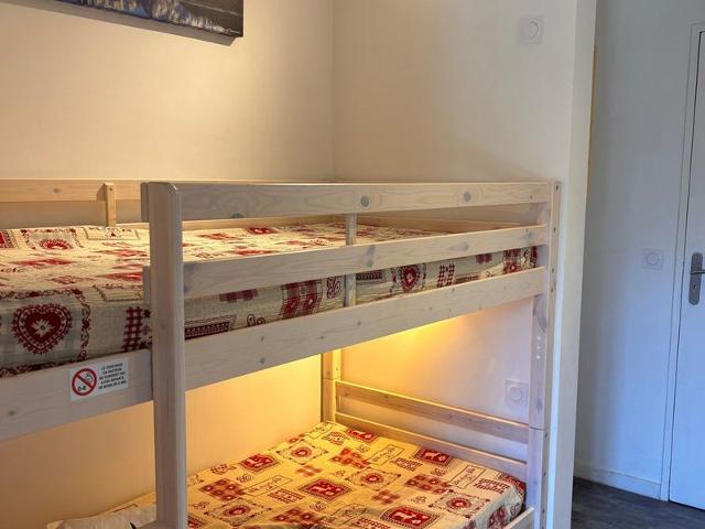 Renovated Studio with Balcony, Central Location, Sleeps 4, Near Shops & Lifts FR-1-634-31 - Avoriaz