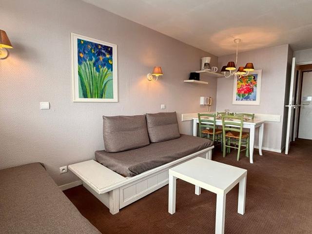 2-Room Apartment with Balcony, Ski-In/Ski-Out, Near Shops, Quiet Area FR-1-634-38 - Avoriaz