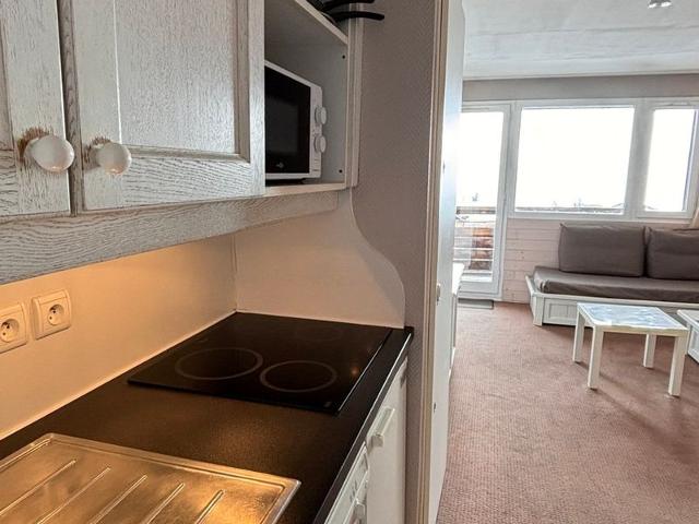 2-Room Apartment with Balcony, Ski-In/Ski-Out, Near Shops, Quiet Area FR-1-634-38 - Avoriaz