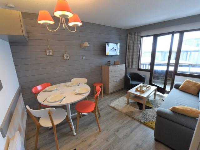 Cozy 1-Bed Apartment for 4 with South-Facing Balcony, Close to Shops and Ski Lifts FR-1-634-33 - Avoriaz