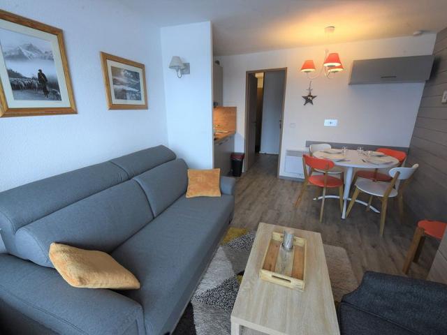 Cozy 1-Bed Apartment for 4 with South-Facing Balcony, Close to Shops and Ski Lifts FR-1-634-33 - Avoriaz