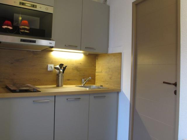 Cozy 1-Bed Apartment for 4 with South-Facing Balcony, Close to Shops and Ski Lifts FR-1-634-33 - Avoriaz