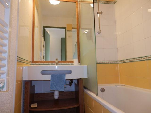 Cozy 1-Bed Apartment for 4 with South-Facing Balcony, Close to Shops and Ski Lifts FR-1-634-33 - Avoriaz