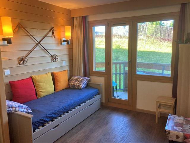 Cozy Studio Cabin for 4 | South-West Balcony | Near Lifts & Shops | Linens & Cleaning Included FR-1-634-34 - Avoriaz