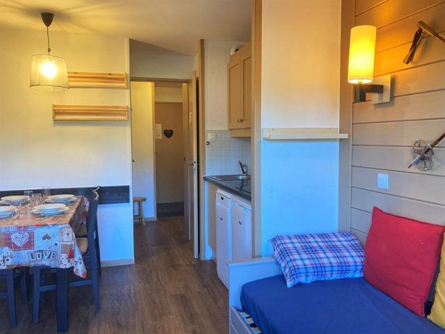 Cozy Studio Cabin for 4 | South-West Balcony | Near Lifts & Shops | Linens & Cleaning Included FR-1-634-34 - Avoriaz